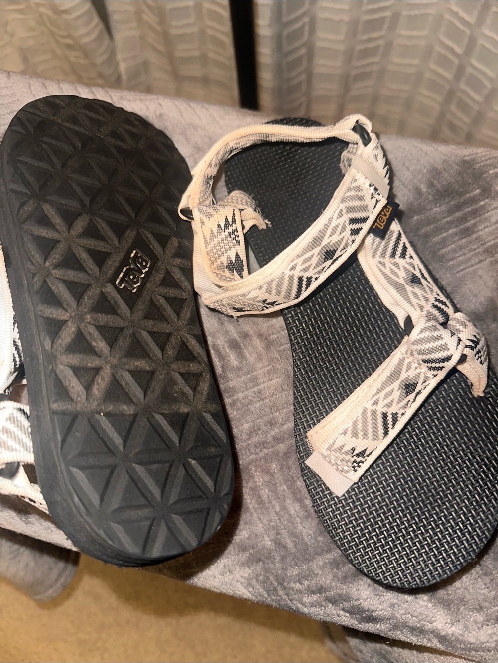 Teva Women’s Black Sandals with Cream Patterned Straps - Picture 4 of 4